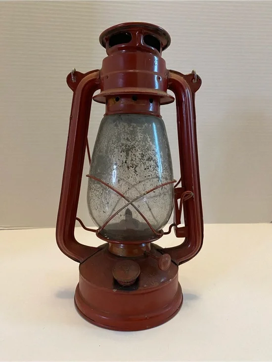 Vintage WangGuang Red American Camping Kerosene Lamp 12