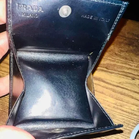 Rare Prada UNISEX Black leather coin Wallet. GUC. With COA