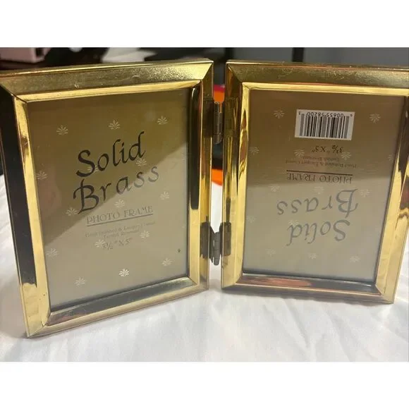 Solid Brass Double Hinged Photo Frame 3.5 x 5 Folding Tabletop Picture Frame