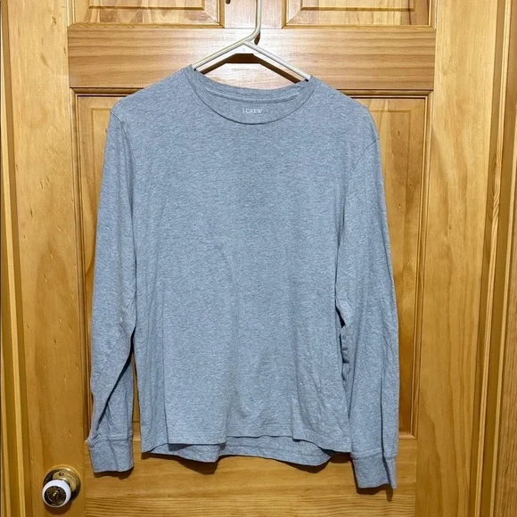 J. Crew Washed Men's Heather Gray Long Sleeve Crew Neck Tee, Size Medium.