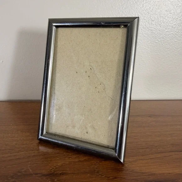 Picture Frame 3.5x5 Silver Good Chrome Metal Tabletop Minimalist
