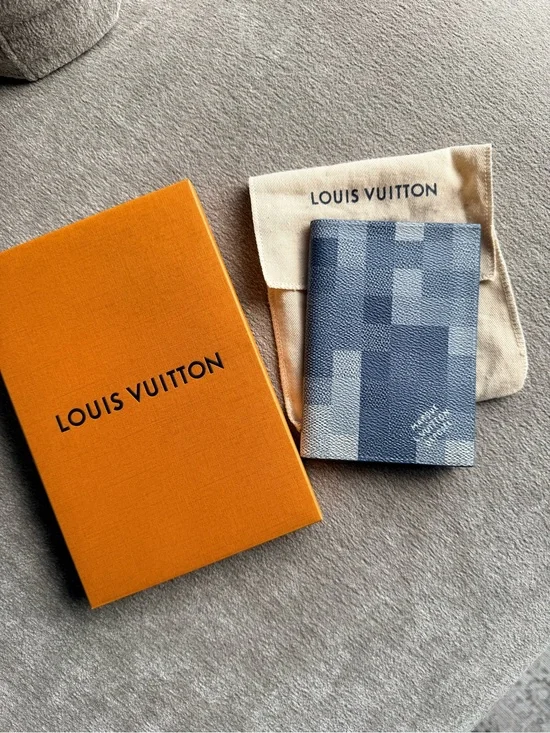 Louis Vuitton Indigo Blue Damier Graphite Passport Cover Authentic