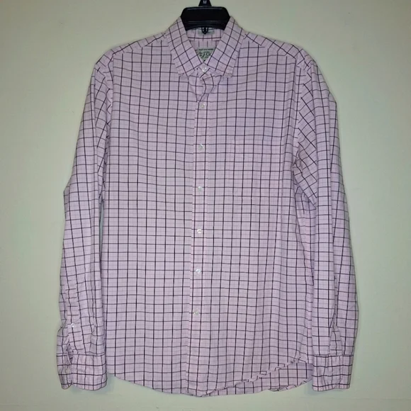 A J. Crew Classic long sleeve button-down shirt in a mens size medium