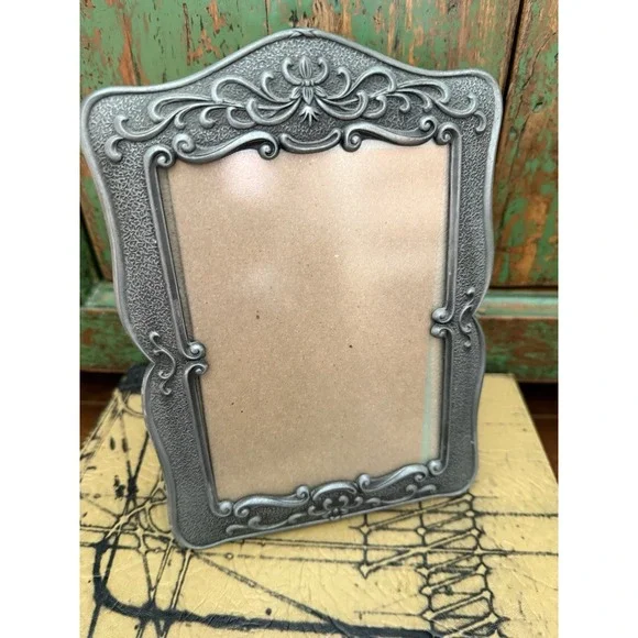 Vintage Pewter Picture Frame With‎ Ornate Floral & Scroll Design Made In Taiwan