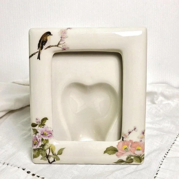 Vintage‎ Takahashi Picture Frame, Floral Porcelain Cottagecore Frame