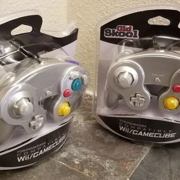 2 Gamecube Controllers - Silver/Platinum (NEW) - Nintendo - Old Skool