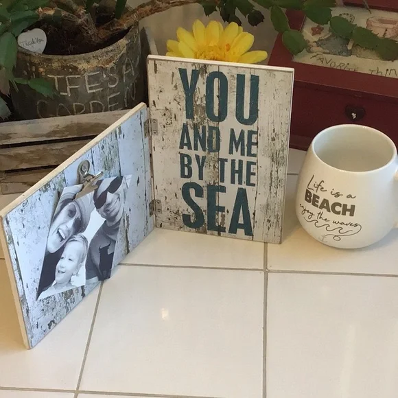 ‘Primitive by Kathy’ Nautical-Themed Clip Frame (#5)