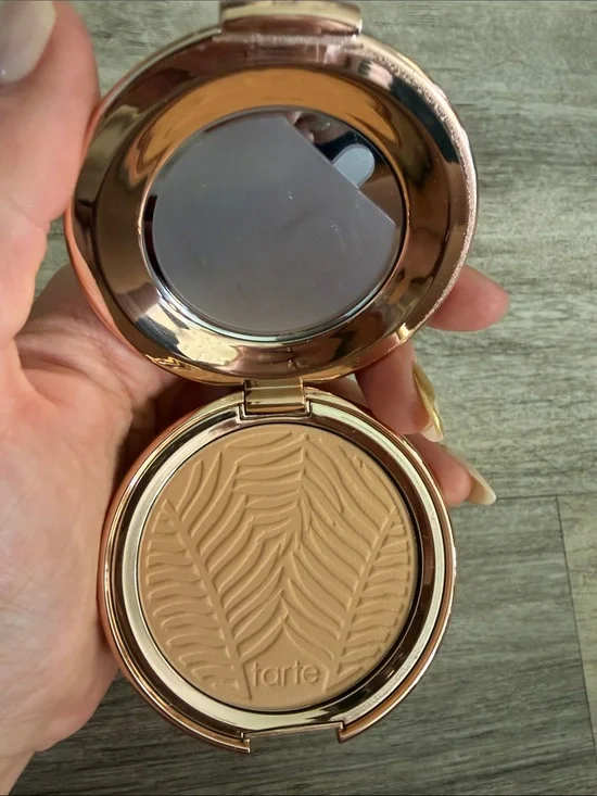 tarte Pressed Setting Powder Compact in Tan Beige