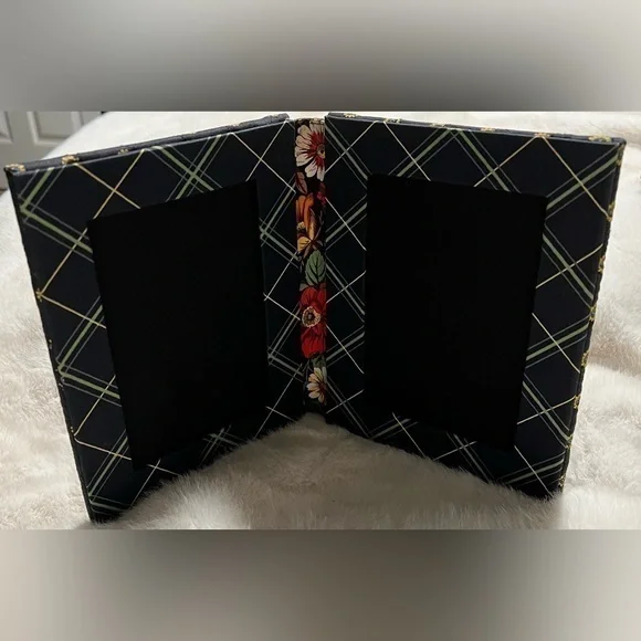 Vera Bradley cloth quilted picture frame, double sided holds 2 pictures