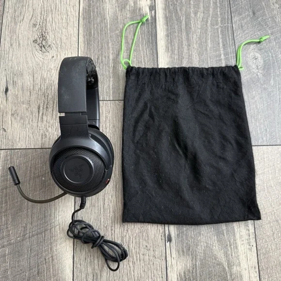 Razer Kraken V4 X Wired Gaming Headset 40mm Driver Cardioid Mic Noise Cancelling