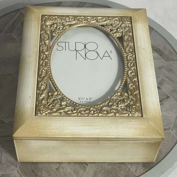 Vintage Studio Nova Golden Keepsake/Jewelry Box w/ Photo Frame Top New