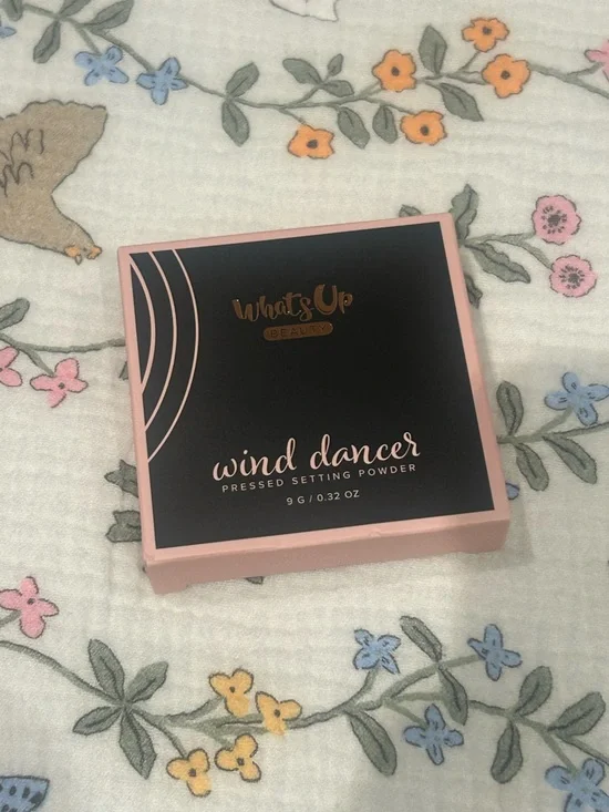 Whats Up Beauty Wind Dancer Pressed Setting Powder Light NIB