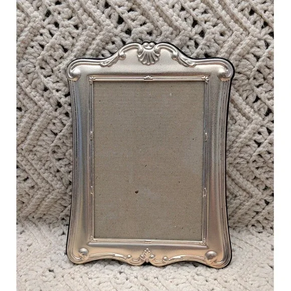 Vintage 1993 HB Group Silver Ornate Shell 5x7 Picture Frame Tabletop Wall Mount