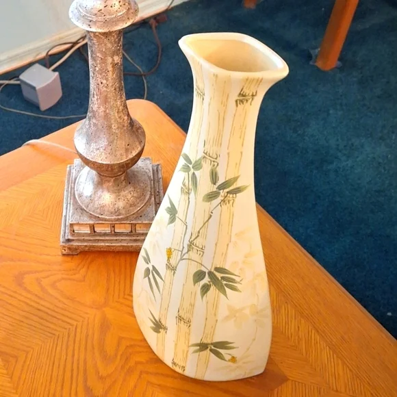 Tropical pottery Vase
