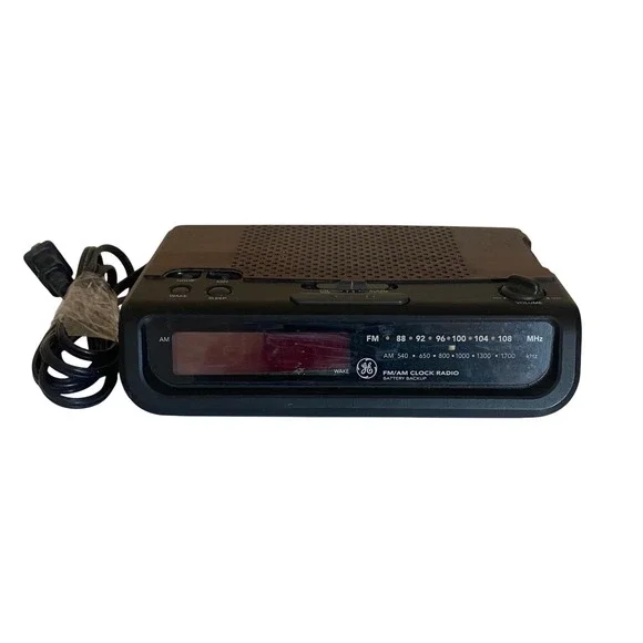 GE 7-4613B‎ FM AM Alarm Clock Radio Digital Display Battery Wood Grain *WORKS*
