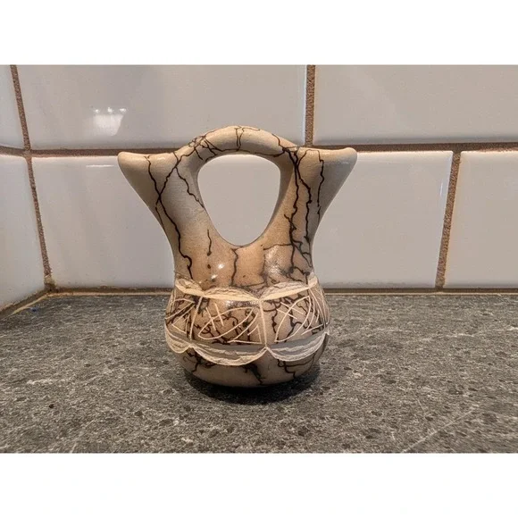 MINI 3in Native Navajo Signed T Vail Horse Hair Incised Pottery‎ Wedding Vase