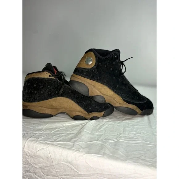 Nike air Jordan 13 Retro Olive and red size 10.5