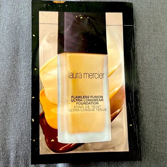 Flawless fusion foundation in Vanille. (1N2)