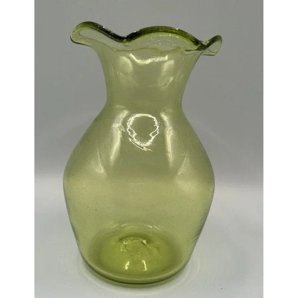 Hand‎ Blown Green Glass Vase Ruffle Rim MCM Art Glass 5.5 in