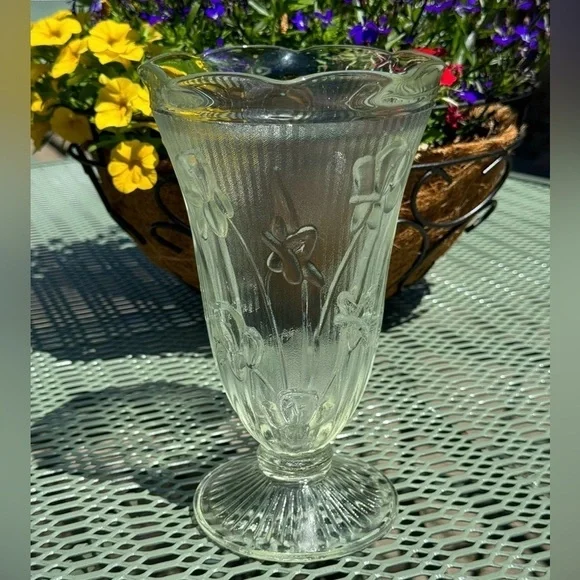 Vintage~Jeanette Iris & Herringbone~ Depression Glass~Footed Vase~Very Nice~G21