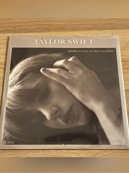 Taylor Swift 2026 Official 16 month Wall Calendar NWT