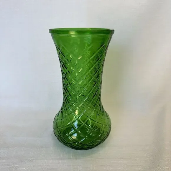 VINTAGE HOOSIER Green Diamond Patterned‎ Glass Vase #4086