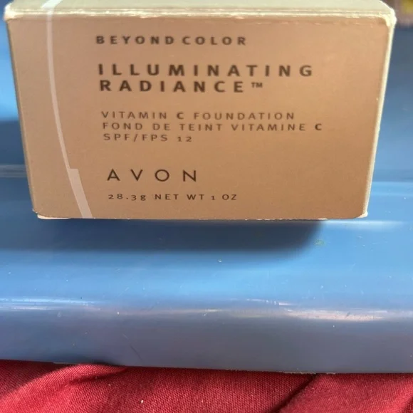 Avon Beyond Color Illuminating Radiance Vitamin C Foundation. Almond Beige