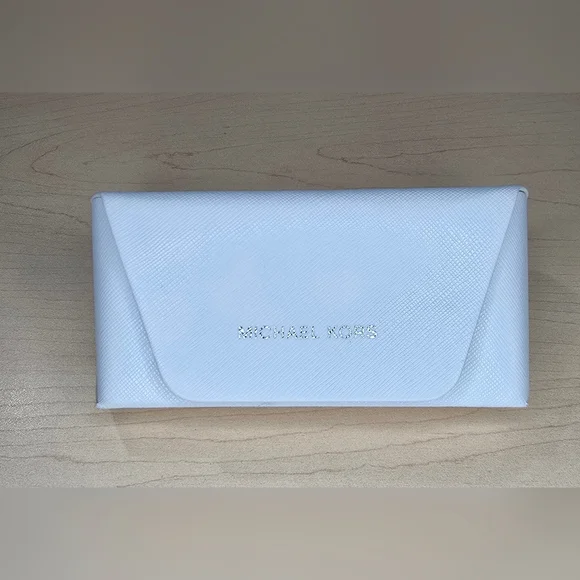 Michael Kors White Clutch Eyeglass Case‎