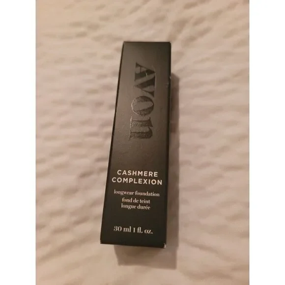 Avon Cashmere Complexion Longwear Foundation - Color: Cannoli DISCONTINUED