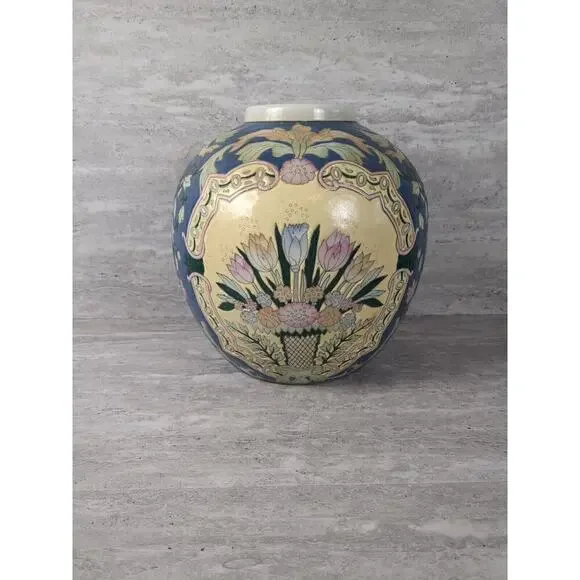 Chinoiserie Large Bouquet Floral Vase,‎ Tulip Design