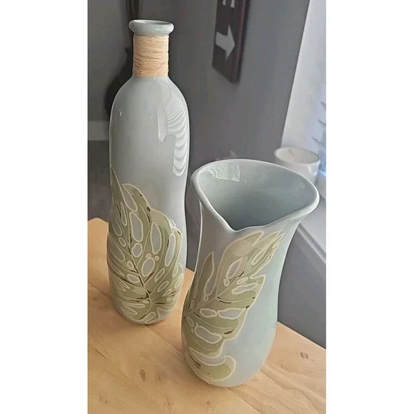 2‎ APRIL CORNELL FOR SILVESTRI GREEN LEAF DESIGN CERAMIC VASEs 9