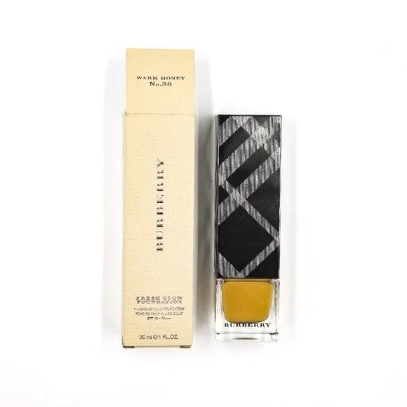 Burberry‎ - Fresh Glow Foundation - Warm Honey No. 38 - 1 oz / 30 ml
