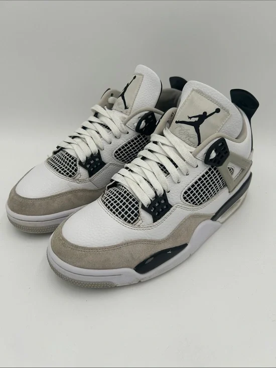 Nike Air Jordan 4 Retro 