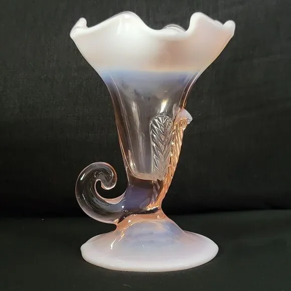 Vintage Duncan Miller 3 Feather Pink Glass Opalescent Cornucopia Decorative Vase
