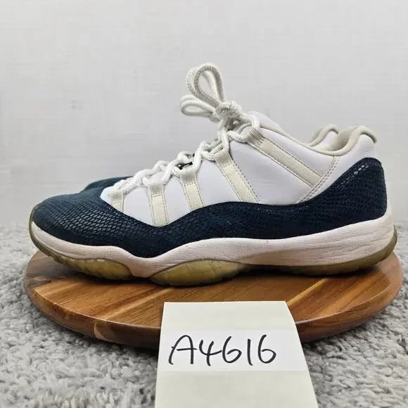 Jordan 11 Retro Low Men 10.5 Navy Snakeskin 2019 White Casual Sneaker CD6846-102