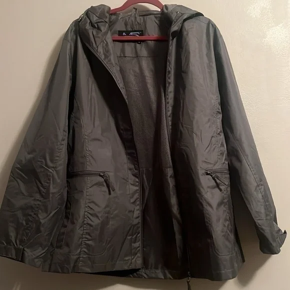 ☔️Mack Russo XLarge Hooded Jacket