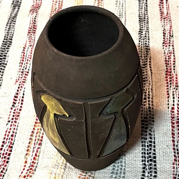 Italian Vase 7 Inches Tall Matte Gray Brownish Pottery Etched Handpainted Design