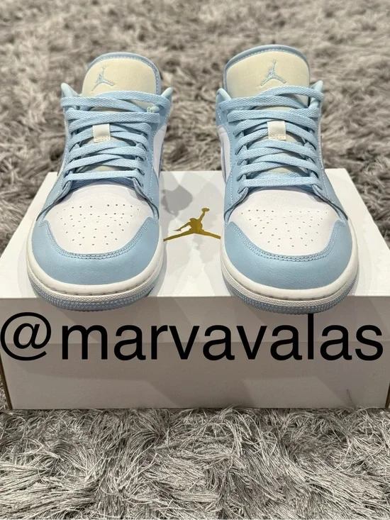 Jordan 1 Low Aluminum. Womens 12 / Mens 10.5