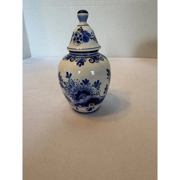 DBL Delfts Blue Ginger Jar Lided Windmill‎ Floral 6 Inch Handpainted by artesian