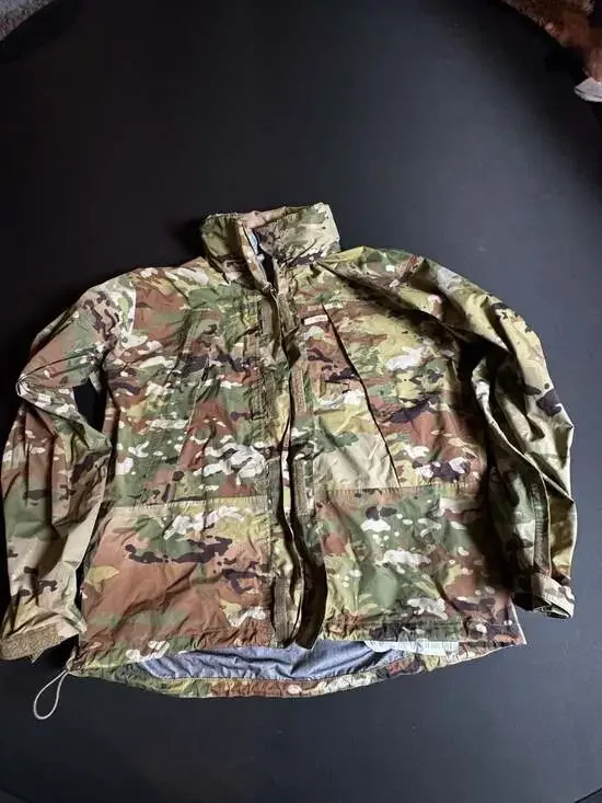 US Military ECWCS Gen III Level 6 Extreme Cold/Wet Weather Jacket OCP Camo Small