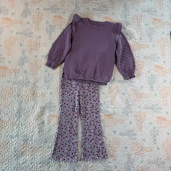 Carter’s Toddler Girl Outfit 4T Purple Sweatshirt Floral Flare Pants Set