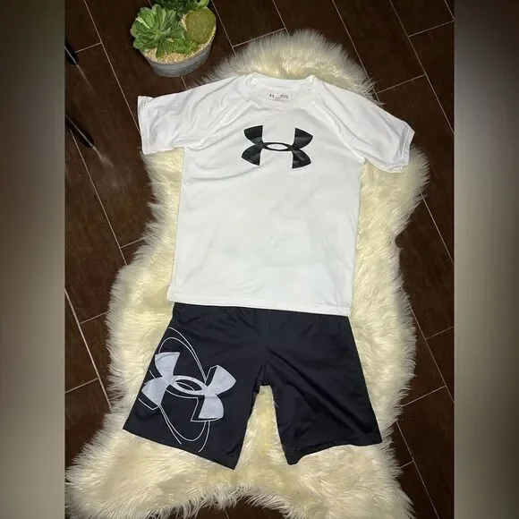 Under Armour White and Black Athletic Set Sz Large