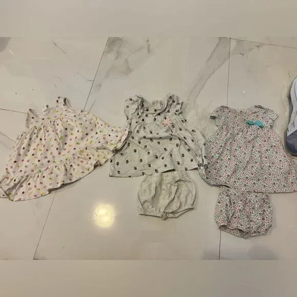 Matching set  6-9 months #15