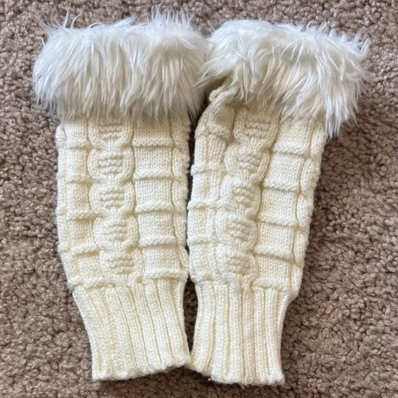 Cozy Knit Arm Warmers with Faux Fur Trim