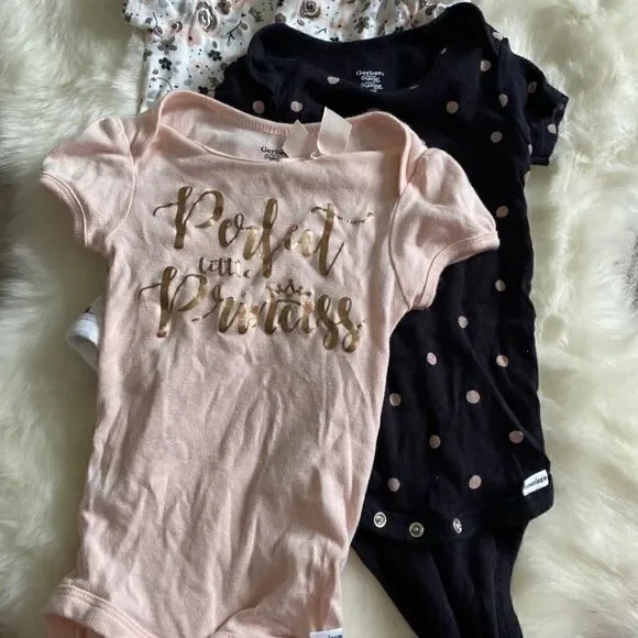 [gerber organic] set of 3 short sleeved onesies EUC #10