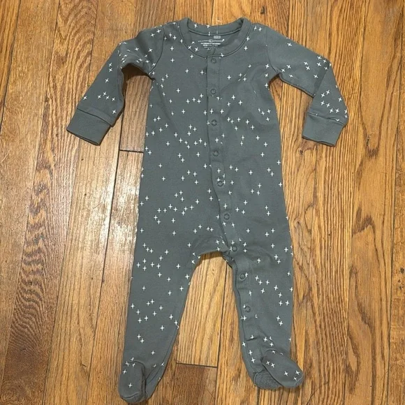 Colored Organics Skylar Footed Sleeper Organic Cotton in North Star snap 3-6 m