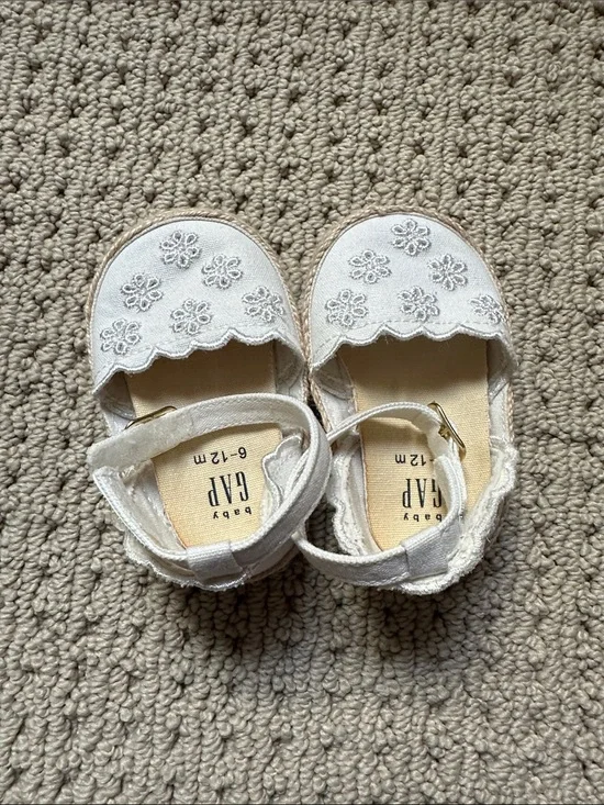 GAP Baby White Embroidered Mary Jane Shoes