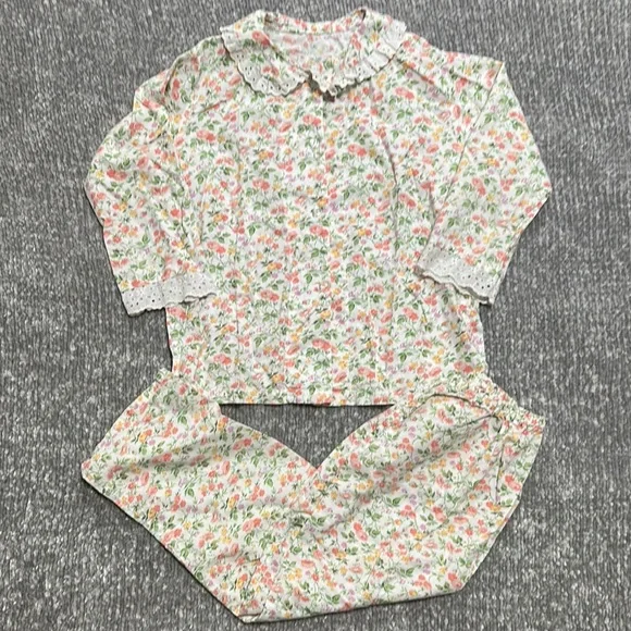 EUC handmade vintage Floral print button down Pajamas set size 5/6