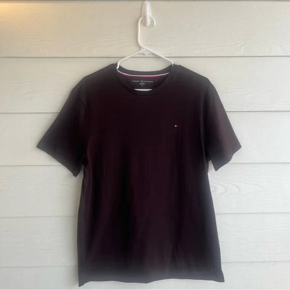 Tommy Hilfiger Dark Brown / Cabernet‎ T-Shirt (NWOT, Size Medium)