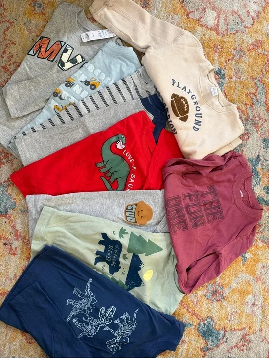 👦2T lot of Carters/OshKosh long-sleeved
